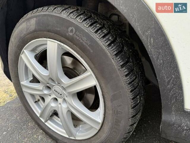 Білий Ніссан Кашкай, об'ємом двигуна 1.46 л та пробігом 234 тис. км за 14000 $, фото 4 на Automoto.ua