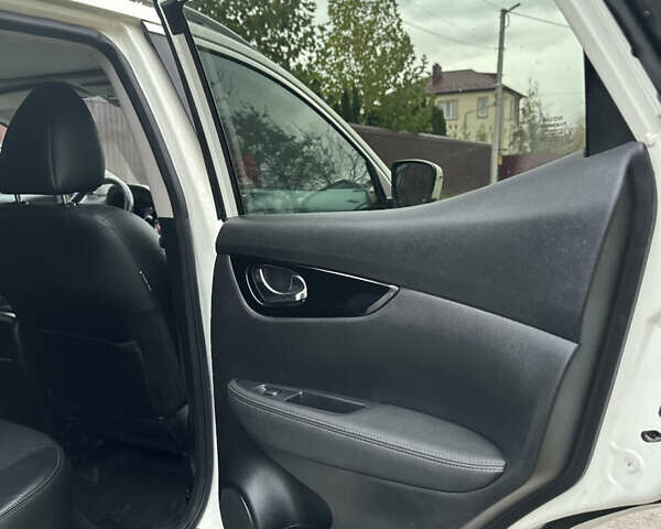 Ніссан Кашкай 2014 у Радивилове на Automoto.ua Білий Ніссан Кашкай, об'ємом двигуна 1.5 л та пробігом 193 тис. км за 14200 $, фото 31 на Automoto.ua