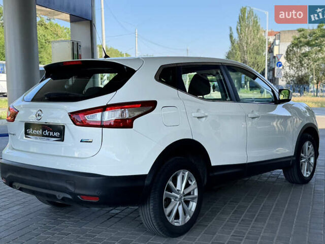 Белый Ниссан Кашкай, объемом двигателя 1.46 л и пробегом 240 тыс. км за 14299 $, фото 2 на Automoto.ua