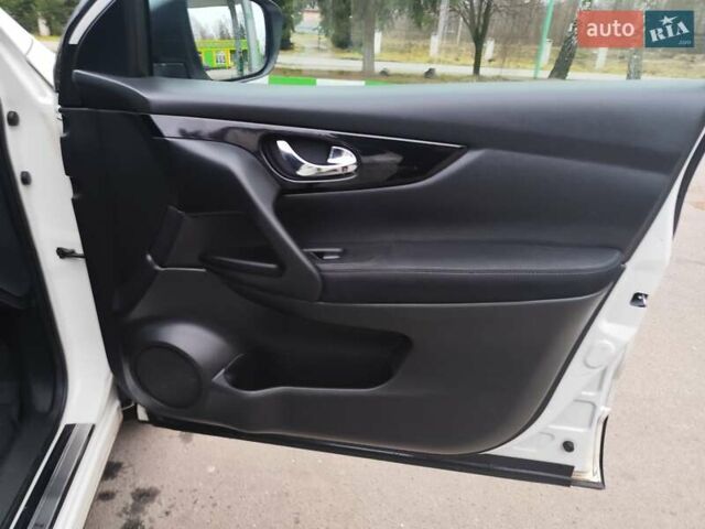 Белый Ниссан Кашкай, объемом двигателя 1.5 л и пробегом 190 тыс. км за 13990 $, фото 46 на Automoto.ua