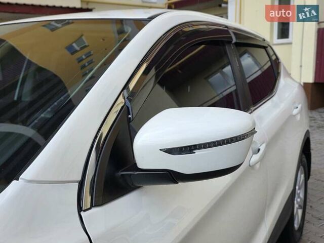 Ниссан Кашкай 2014 в Хмельницком на Automoto.ua Белый Ниссан Кашкай, объемом двигателя 2 л и пробегом 230 тыс. км за 11777 $, фото 24 на Automoto.ua