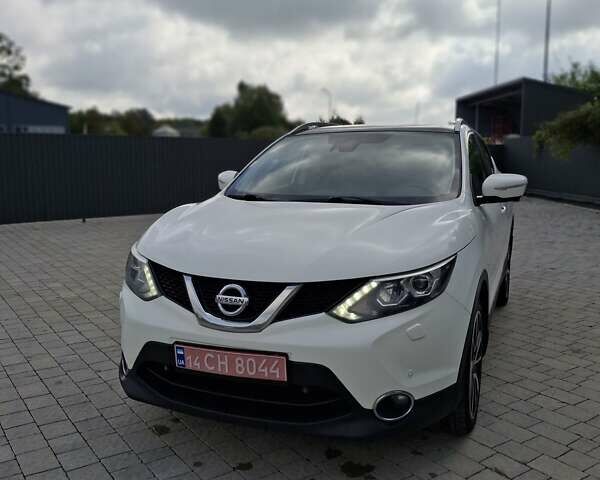 Белый Ниссан Кашкай, объемом двигателя 1.6 л и пробегом 211 тыс. км за 14600 $, фото 4 на Automoto.ua