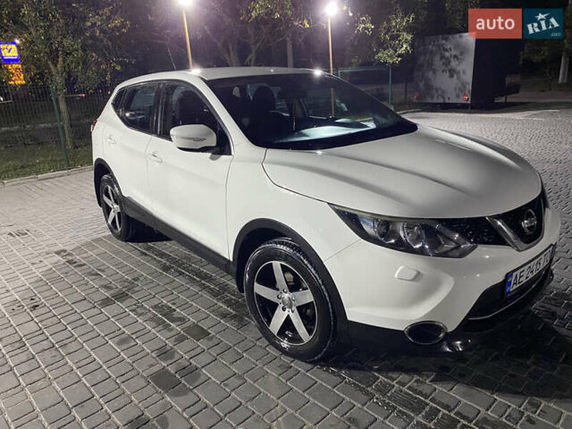 Белый Ниссан Кашкай, объемом двигателя 1.6 л и пробегом 86 тыс. км за 15200 $, фото 5 на Automoto.ua