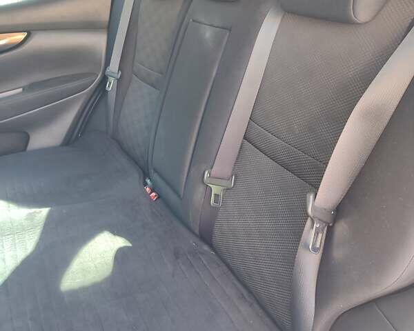 Белый Ниссан Кашкай, объемом двигателя 1.6 л и пробегом 173 тыс. км за 14000 $, фото 10 на Automoto.ua