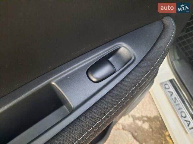 Белый Ниссан Кашкай, объемом двигателя 1.5 л и пробегом 171 тыс. км за 14800 $, фото 76 на Automoto.ua