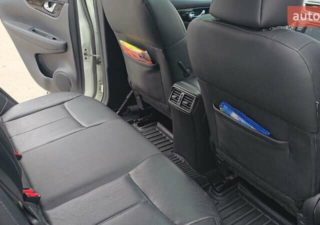 Білий Ніссан Кашкай, об'ємом двигуна 1.6 л та пробігом 103 тис. км за 16500 $, фото 19 на Automoto.ua