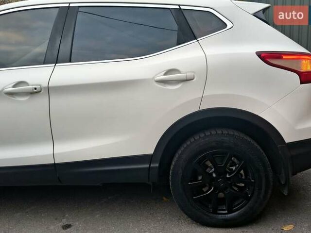 Білий Ніссан Кашкай, об'ємом двигуна 1.2 л та пробігом 191 тис. км за 11999 $, фото 18 на Automoto.ua