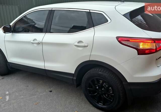 Білий Ніссан Кашкай, об'ємом двигуна 1.2 л та пробігом 191 тис. км за 11999 $, фото 13 на Automoto.ua