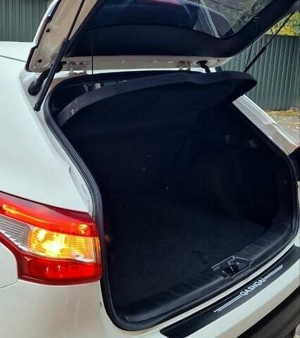 Білий Ніссан Кашкай, об'ємом двигуна 1.2 л та пробігом 191 тис. км за 11999 $, фото 53 на Automoto.ua