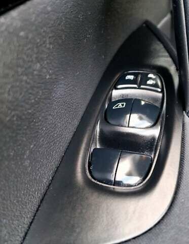 Білий Ніссан Кашкай, об'ємом двигуна 1.2 л та пробігом 191 тис. км за 12888 $, фото 29 на Automoto.ua