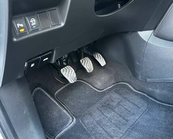 Белый Ниссан Кашкай, объемом двигателя 1.5 л и пробегом 292 тыс. км за 13899 $, фото 46 на Automoto.ua