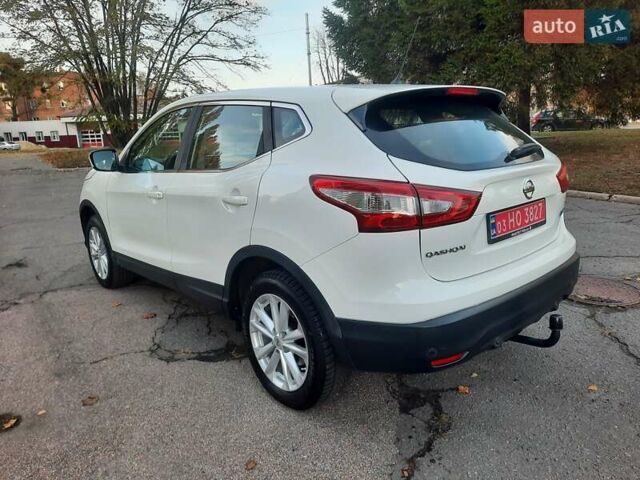 Белый Ниссан Кашкай, объемом двигателя 1.5 л и пробегом 171 тыс. км за 14800 $, фото 10 на Automoto.ua