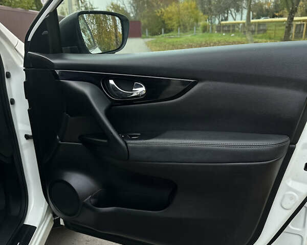 Ніссан Кашкай 2014 у Радивилове на Automoto.ua Білий Ніссан Кашкай, об'ємом двигуна 1.5 л та пробігом 193 тис. км за 14200 $, фото 38 на Automoto.ua