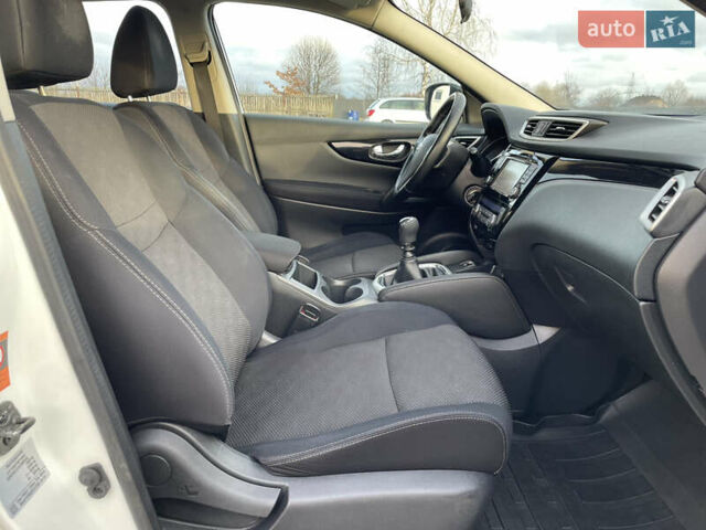 Білий Ніссан Кашкай, об'ємом двигуна 1.6 л та пробігом 238 тис. км за 13200 $, фото 8 на Automoto.ua