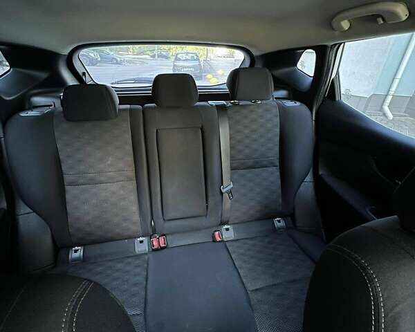 Белый Ниссан Кашкай, объемом двигателя 1.2 л и пробегом 190 тыс. км за 9000 $, фото 8 на Automoto.ua
