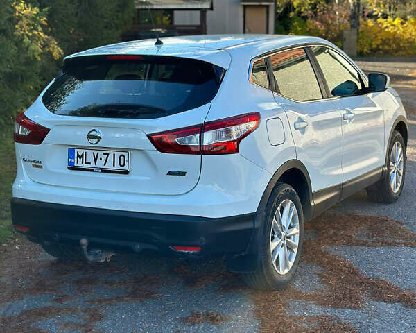 Белый Ниссан Кашкай, объемом двигателя 1.5 л и пробегом 215 тыс. км за 15500 $, фото 1 на Automoto.ua