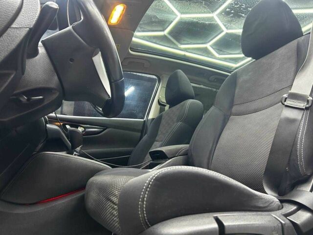 Белый Ниссан Кашкай, объемом двигателя 1.6 л и пробегом 220 тыс. км за 15000 $, фото 9 на Automoto.ua