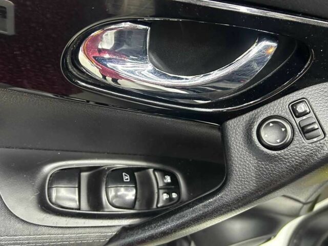 Белый Ниссан Кашкай, объемом двигателя 1.6 л и пробегом 220 тыс. км за 15000 $, фото 6 на Automoto.ua