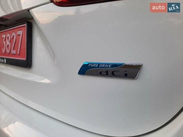 Белый Ниссан Кашкай, объемом двигателя 1.5 л и пробегом 171 тыс. км за 14800 $, фото 86 на Automoto.ua