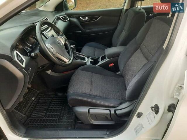 Белый Ниссан Кашкай, объемом двигателя 1.5 л и пробегом 171 тыс. км за 14800 $, фото 42 на Automoto.ua