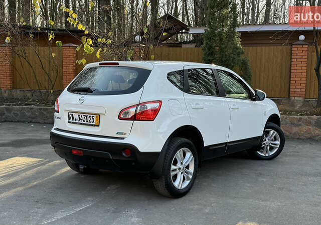 Белый Ниссан Кашкай, объемом двигателя 0 л и пробегом 165 тыс. км за 12500 $, фото 60 на Automoto.ua