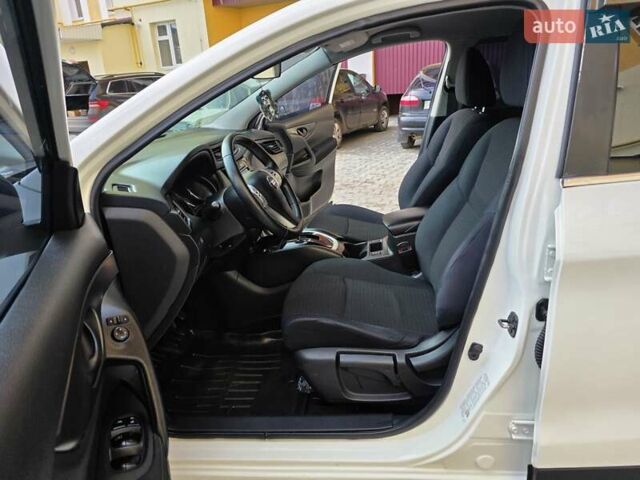 Ниссан Кашкай 2014 в Хмельницком на Automoto.ua Белый Ниссан Кашкай, объемом двигателя 2 л и пробегом 230 тыс. км за 11777 $, фото 40 на Automoto.ua