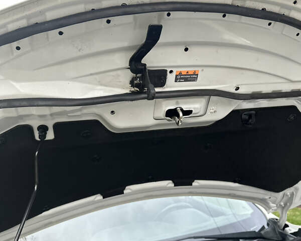 Ніссан Кашкай 2014 у Радивилове на Automoto.ua Білий Ніссан Кашкай, об'ємом двигуна 1.5 л та пробігом 193 тис. км за 14200 $, фото 49 на Automoto.ua