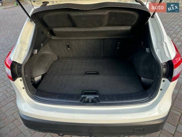 Белый Ниссан Кашкай, объемом двигателя 1.5 л и пробегом 292 тыс. км за 13899 $, фото 56 на Automoto.ua