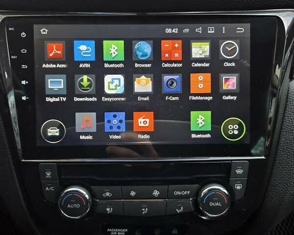 Білий Ніссан Кашкай, об'ємом двигуна 1.6 л та пробігом 174 тис. км за 13400 $, фото 15 на Automoto.ua