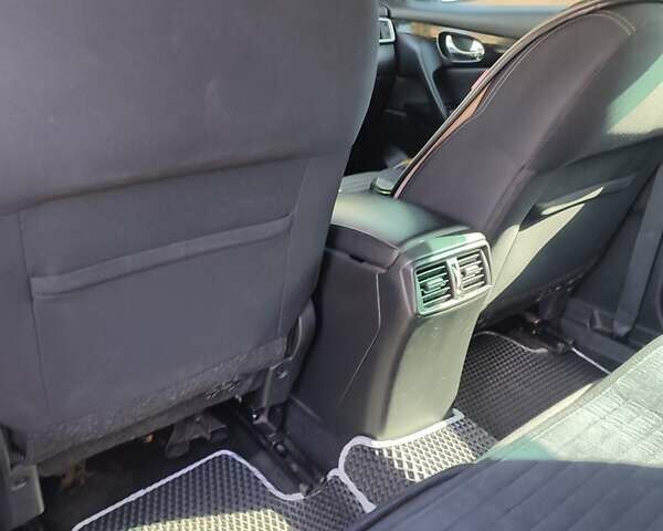 Белый Ниссан Кашкай, объемом двигателя 1.6 л и пробегом 173 тыс. км за 14000 $, фото 11 на Automoto.ua