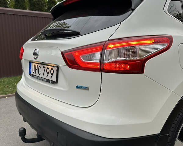 Ніссан Кашкай 2014 у Радивилове на Automoto.ua Білий Ніссан Кашкай, об'ємом двигуна 1.5 л та пробігом 193 тис. км за 14200 $, фото 7 на Automoto.ua