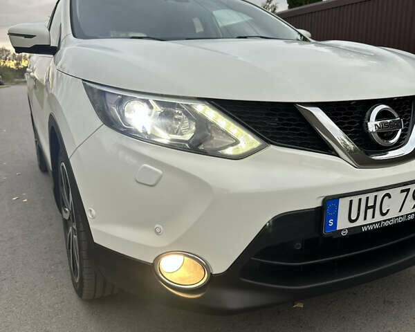 Ніссан Кашкай 2014 у Радивилове на Automoto.ua Білий Ніссан Кашкай, об'ємом двигуна 1.5 л та пробігом 193 тис. км за 14200 $, фото 11 на Automoto.ua