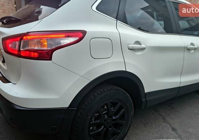 Білий Ніссан Кашкай, об'ємом двигуна 1.2 л та пробігом 191 тис. км за 11999 $, фото 12 на Automoto.ua