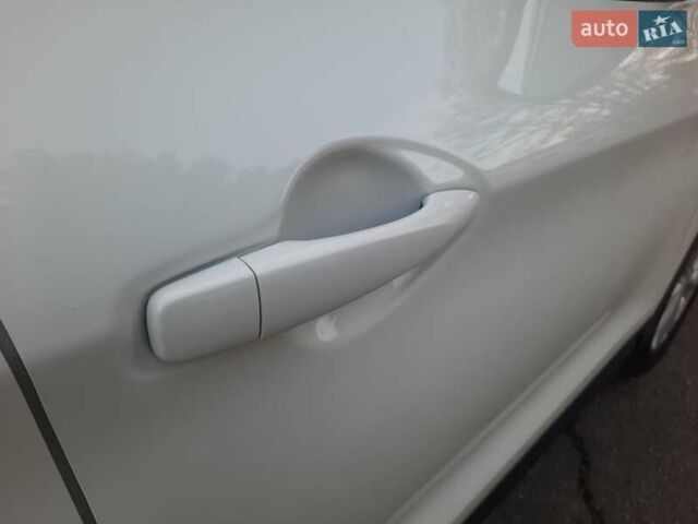 Белый Ниссан Кашкай, объемом двигателя 1.5 л и пробегом 171 тыс. км за 14800 $, фото 101 на Automoto.ua