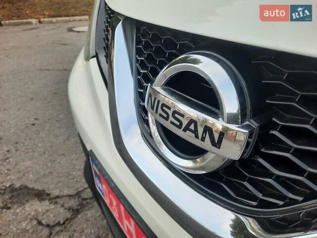 Белый Ниссан Кашкай, объемом двигателя 1.5 л и пробегом 171 тыс. км за 14800 $, фото 25 на Automoto.ua