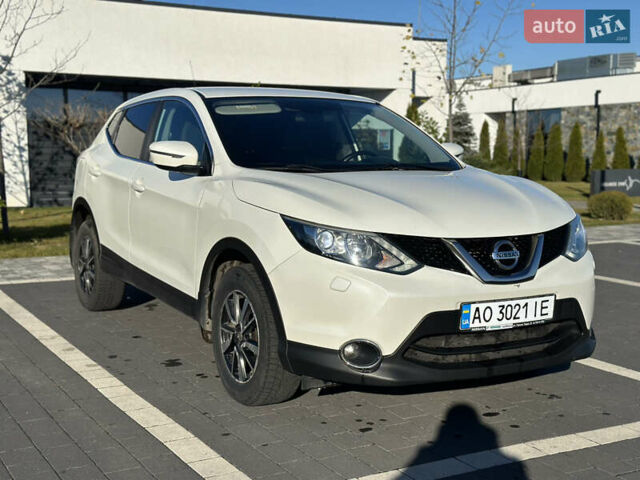 Белый Ниссан Кашкай, объемом двигателя 1.6 л и пробегом 205 тыс. км за 15500 $, фото 2 на Automoto.ua