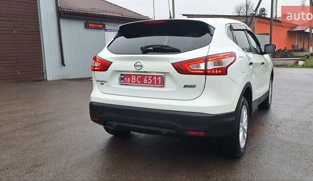 Белый Ниссан Кашкай, объемом двигателя 1.5 л и пробегом 134 тыс. км за 14900 $, фото 41 на Automoto.ua