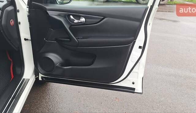 Белый Ниссан Кашкай, объемом двигателя 1.5 л и пробегом 134 тыс. км за 14900 $, фото 94 на Automoto.ua