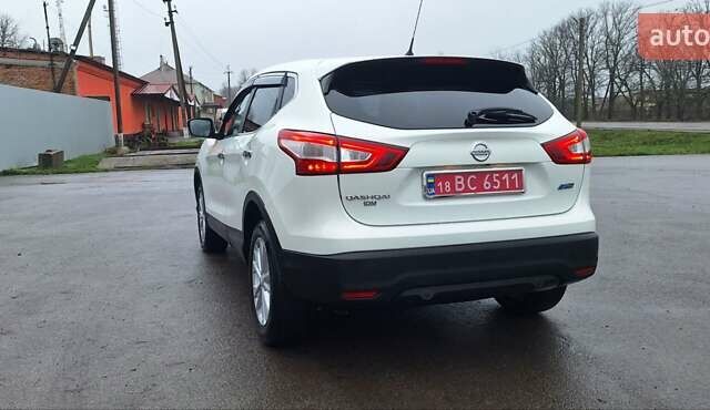 Белый Ниссан Кашкай, объемом двигателя 1.5 л и пробегом 134 тыс. км за 14900 $, фото 44 на Automoto.ua