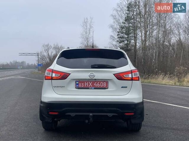 Белый Ниссан Кашкай, объемом двигателя 1.5 л и пробегом 190 тыс. км за 15999 $, фото 6 на Automoto.ua