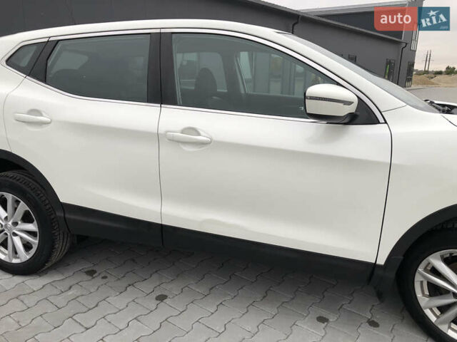 Белый Ниссан Кашкай, объемом двигателя 1.2 л и пробегом 132 тыс. км за 13500 $, фото 15 на Automoto.ua