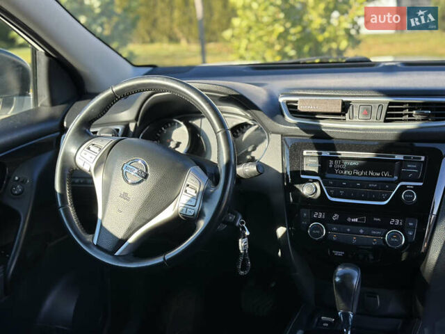 Белый Ниссан Кашкай, объемом двигателя 1.6 л и пробегом 205 тыс. км за 15500 $, фото 7 на Automoto.ua
