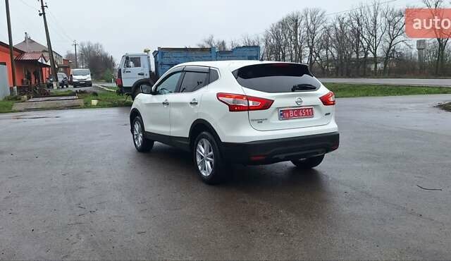 Белый Ниссан Кашкай, объемом двигателя 1.5 л и пробегом 134 тыс. км за 14900 $, фото 123 на Automoto.ua
