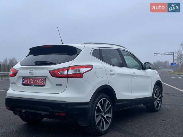 Белый Ниссан Кашкай, объемом двигателя 1.5 л и пробегом 190 тыс. км за 15999 $, фото 5 на Automoto.ua