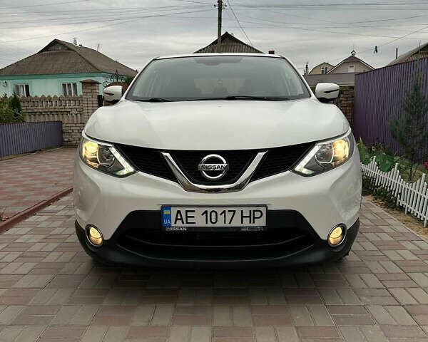 Білий Ніссан Кашкай, об'ємом двигуна 1.6 л та пробігом 133 тис. км за 13700 $, фото 1 на Automoto.ua