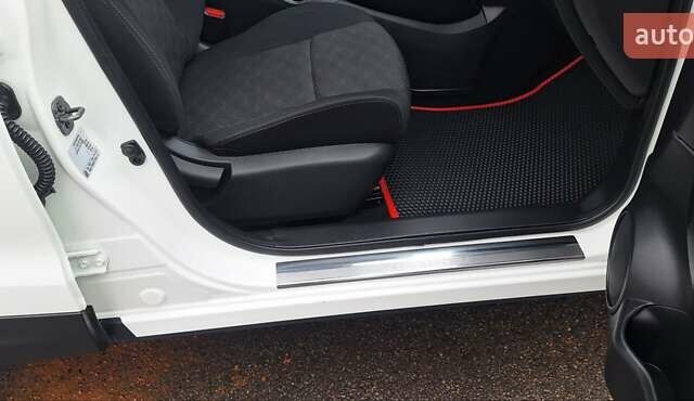 Белый Ниссан Кашкай, объемом двигателя 1.5 л и пробегом 134 тыс. км за 14900 $, фото 78 на Automoto.ua