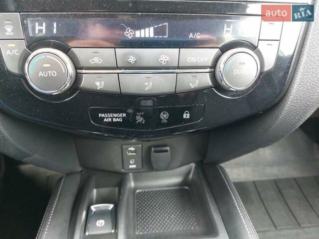 Білий Ніссан Кашкай, об'ємом двигуна 1.6 л та пробігом 143 тис. км за 16000 $, фото 16 на Automoto.ua