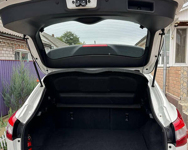 Білий Ніссан Кашкай, об'ємом двигуна 1.6 л та пробігом 133 тис. км за 13700 $, фото 8 на Automoto.ua