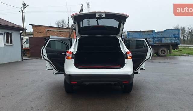 Белый Ниссан Кашкай, объемом двигателя 1.5 л и пробегом 134 тыс. км за 14900 $, фото 101 на Automoto.ua