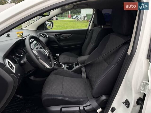 Білий Ніссан Кашкай, об'ємом двигуна 1.5 л та пробігом 217 тис. км за 13300 $, фото 27 на Automoto.ua